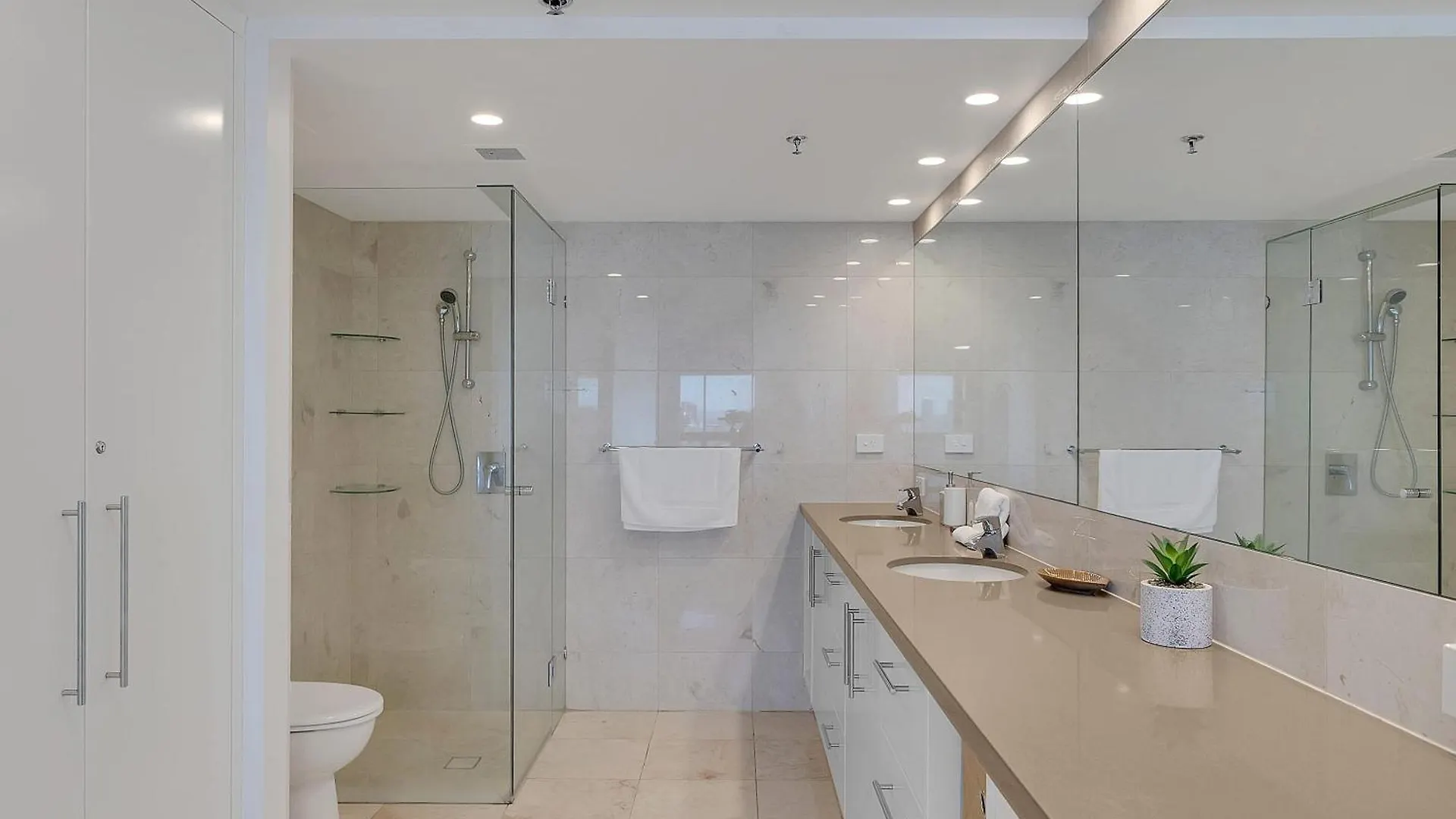 Serenity By Khove Gold Coast Apartman